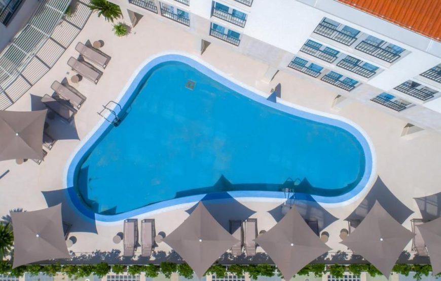 Garden Palace De Lux Pool Apartment