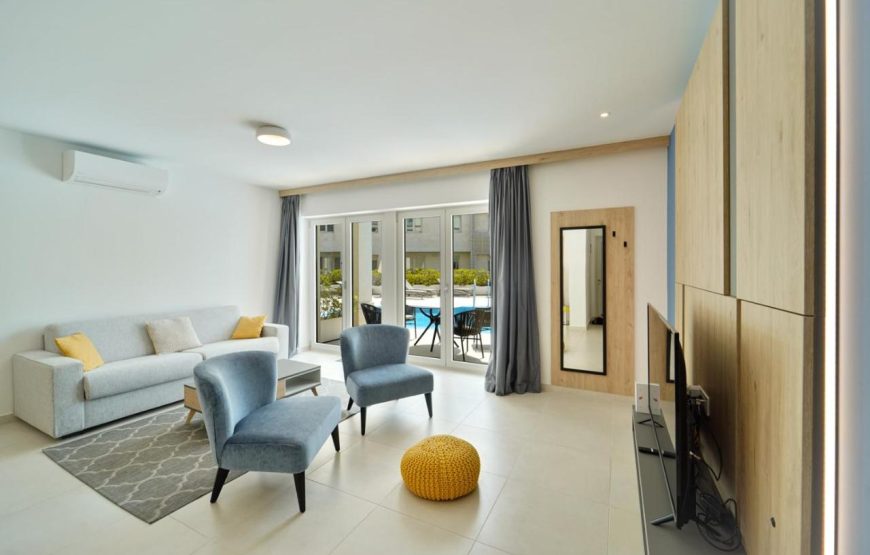 Garden Palace De Lux Pool Apartment