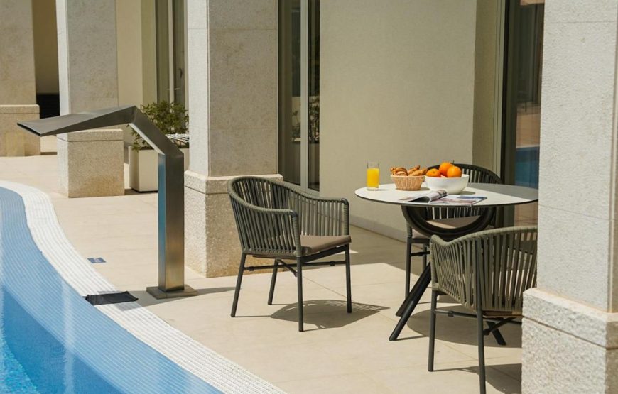 Garden Palace De Lux Pool Apartment